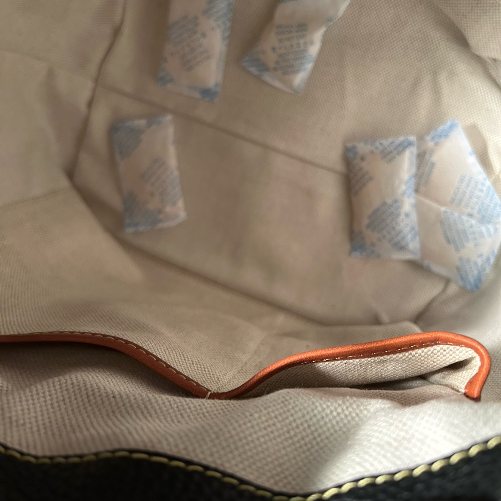 Dooney & Bourke Black & Brown Messenger Shoulder Bag wi/Wristlet Pebbled Leather - Picture 12 of 14